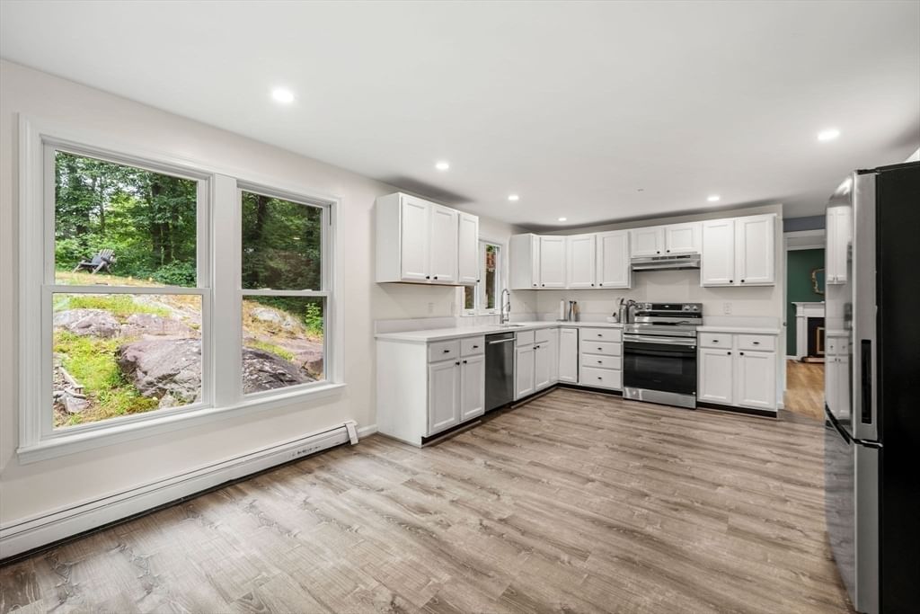 93 Kendrick Rd Wakefield — Photo 7 of 42