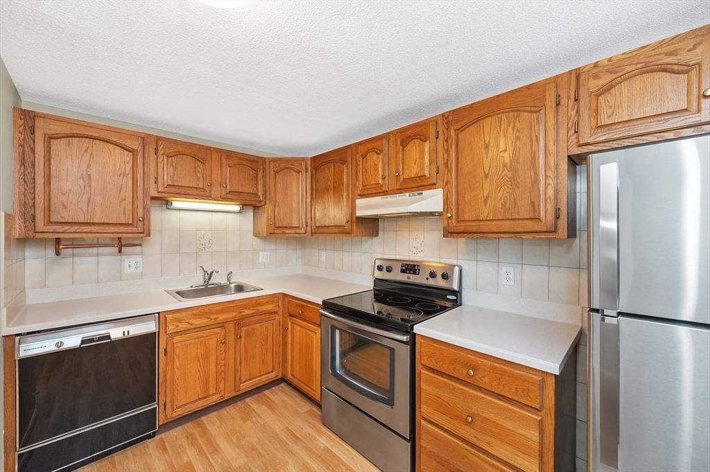 28 Ninth St #304 Medford — Photo 3 of 41