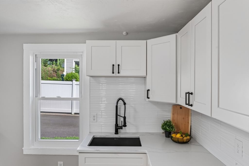 72 Chestnut St #72 Clinton — Photo 9 of 42