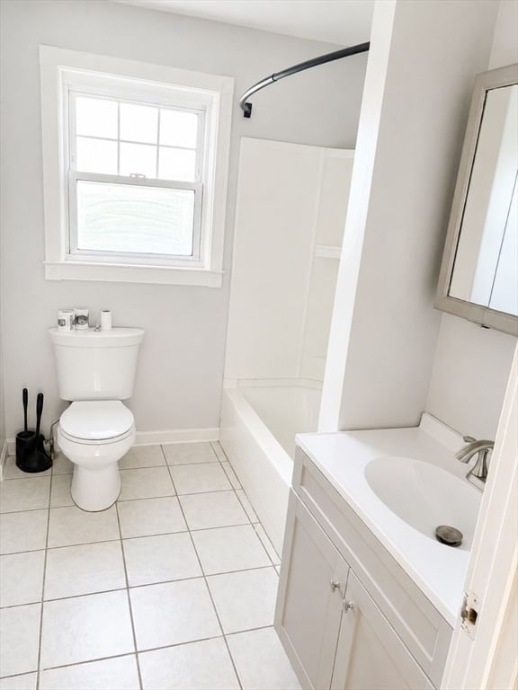 63 Prairie Ave Swansea — Photo 16 of 19