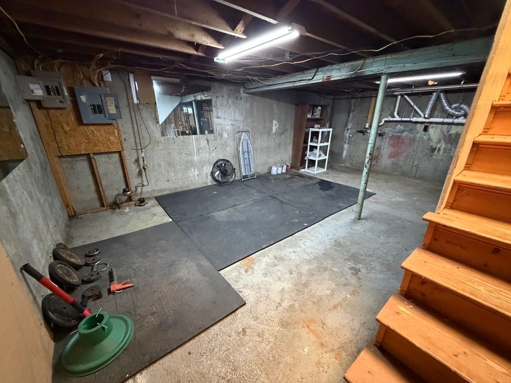63 Prairie Ave Swansea — Photo 17 of 19