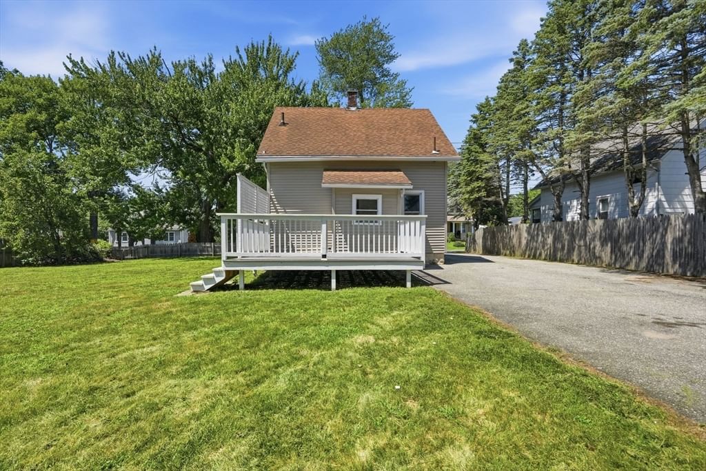 33 Baltimore Ave Chicopee — Photo 4 of 33