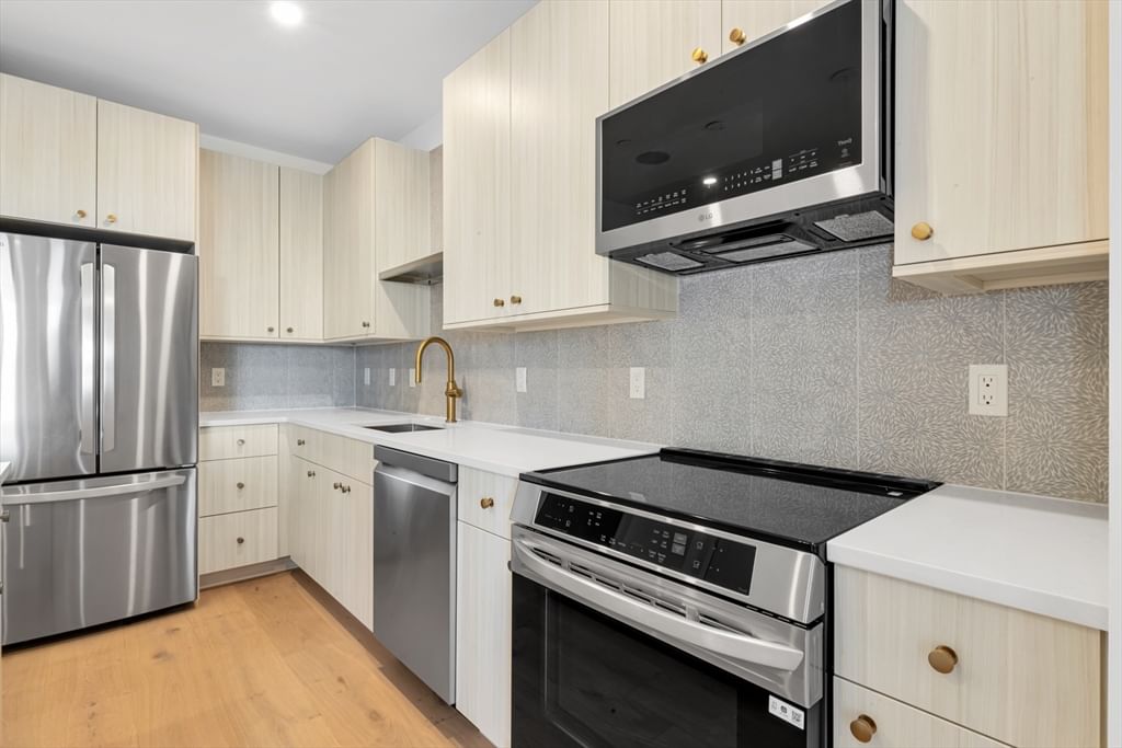 34 Oak Street #304 Boston — Photo 3 of 25