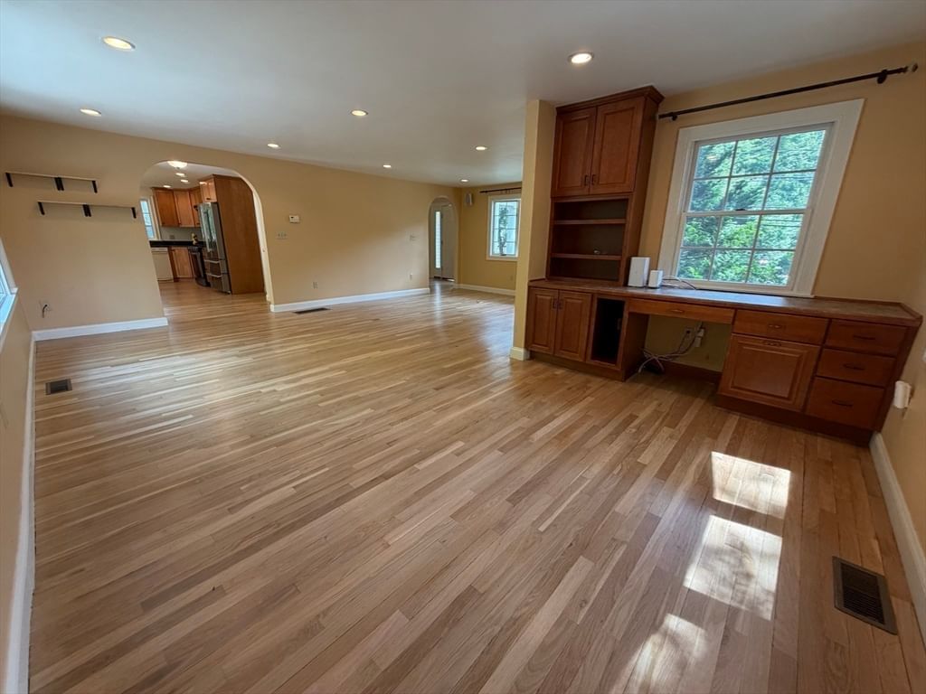132 Central St North Reading — Photo 16 of 39