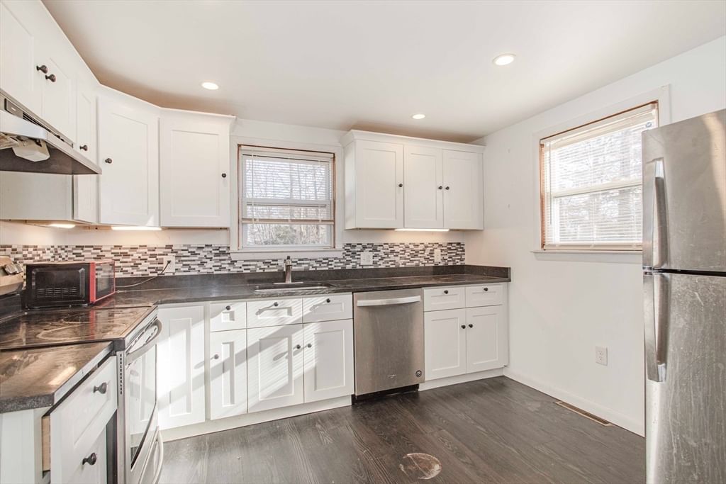 16 Falconer Ave Brockton — Photo 4 of 34