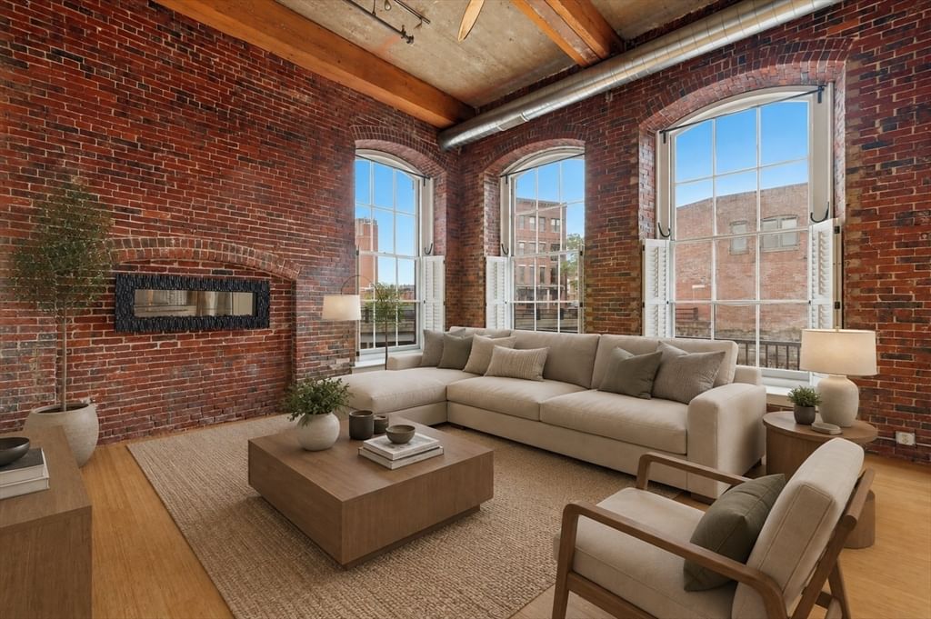 30 Market St #1 Lowell — Photo 3 of 42