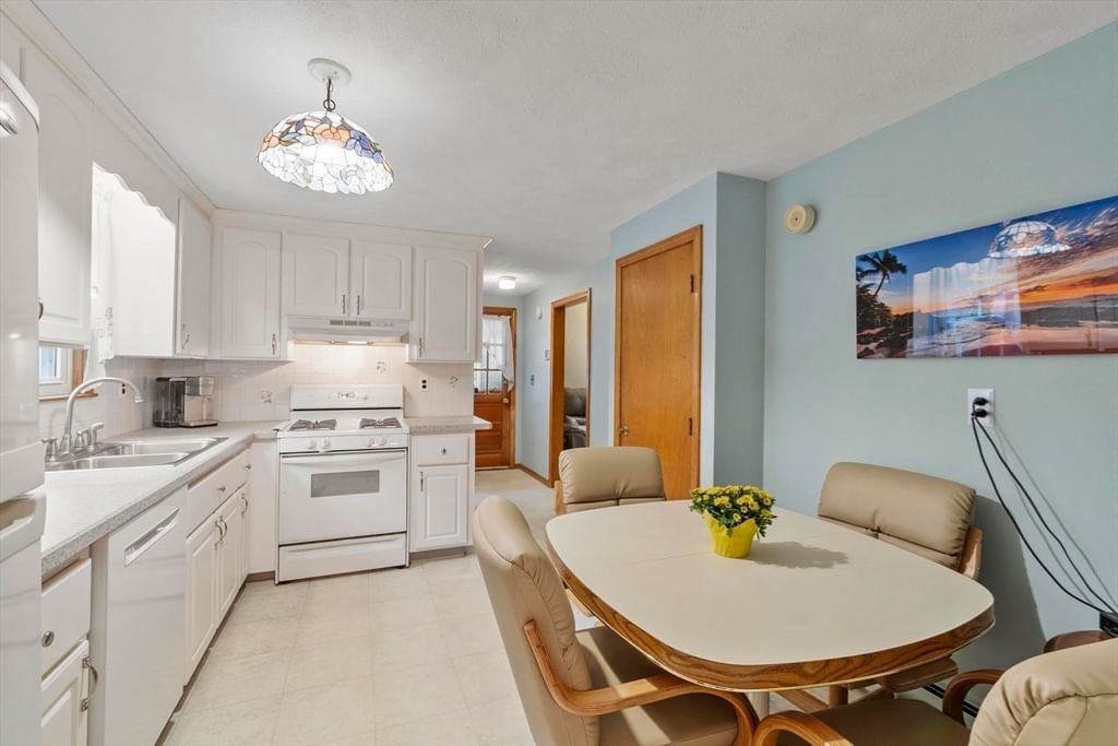 7 Susan Dr North Reading — Photo 10 of 39