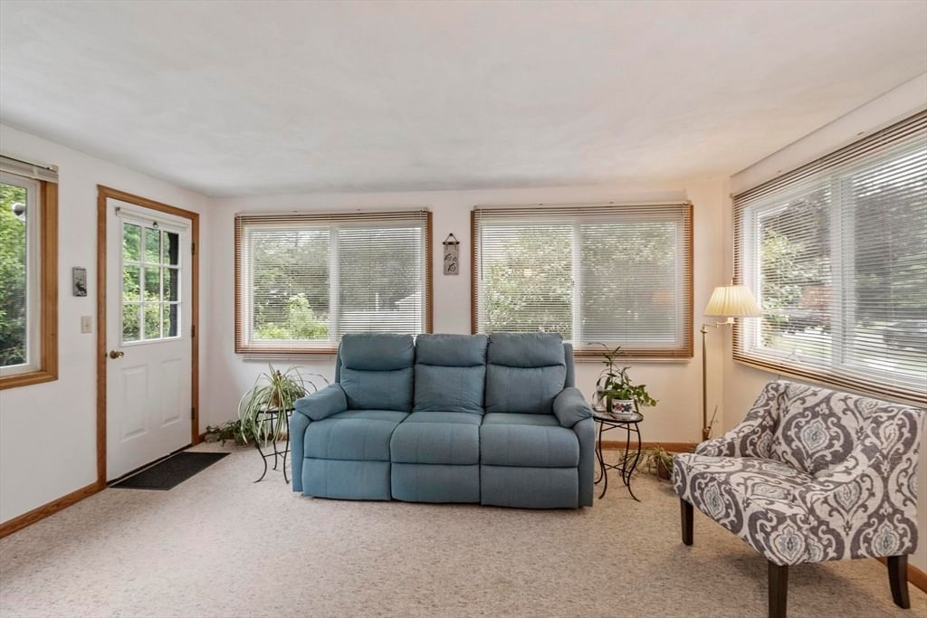 7 Susan Dr North Reading — Photo 14 of 39