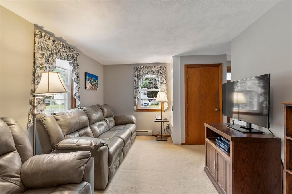 7 Susan Dr North Reading — Photo 18 of 39