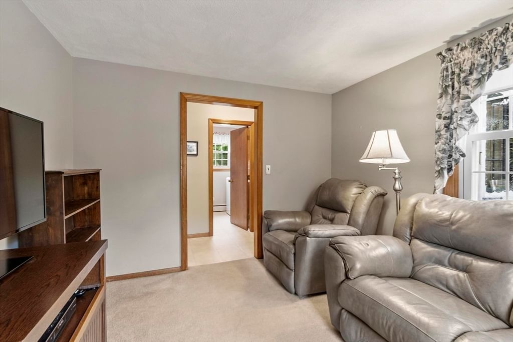 7 Susan Dr North Reading — Photo 20 of 39