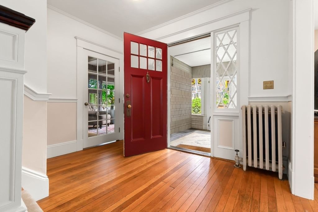 166 Essex St Beverly — Photo 3 of 41