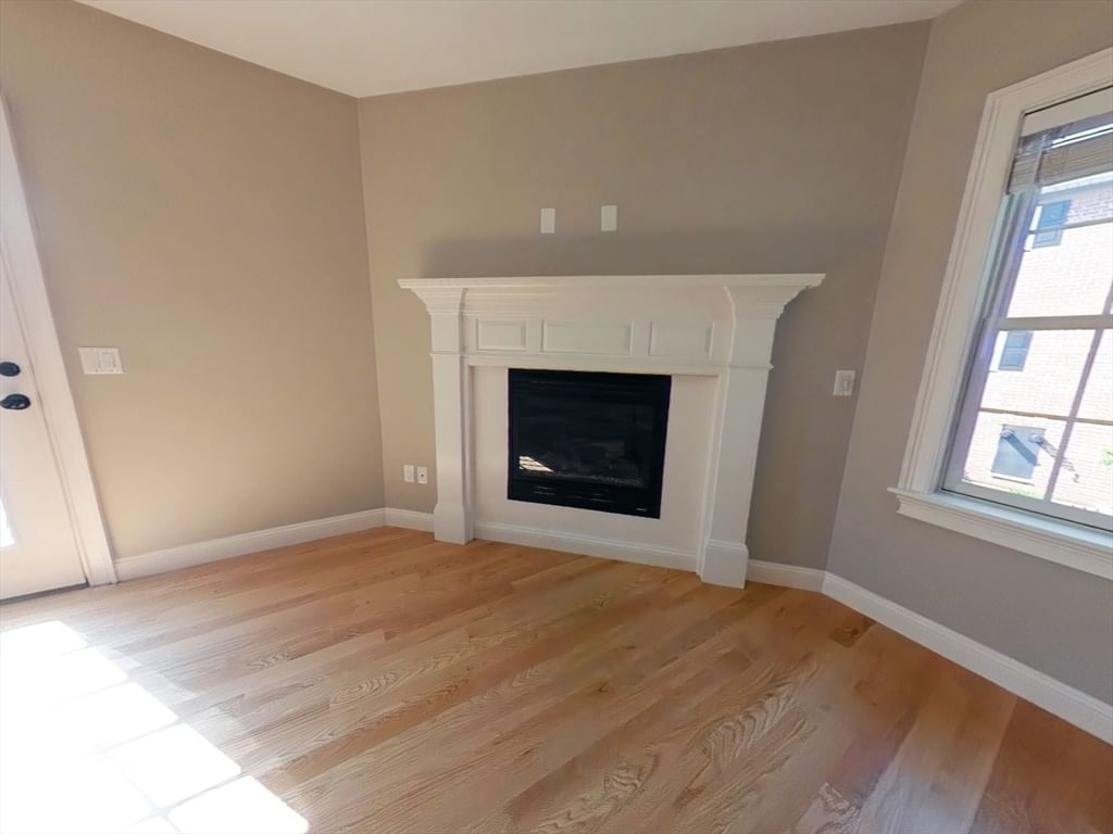 109 Farwell St #109 Newton — Photo 4 of 21