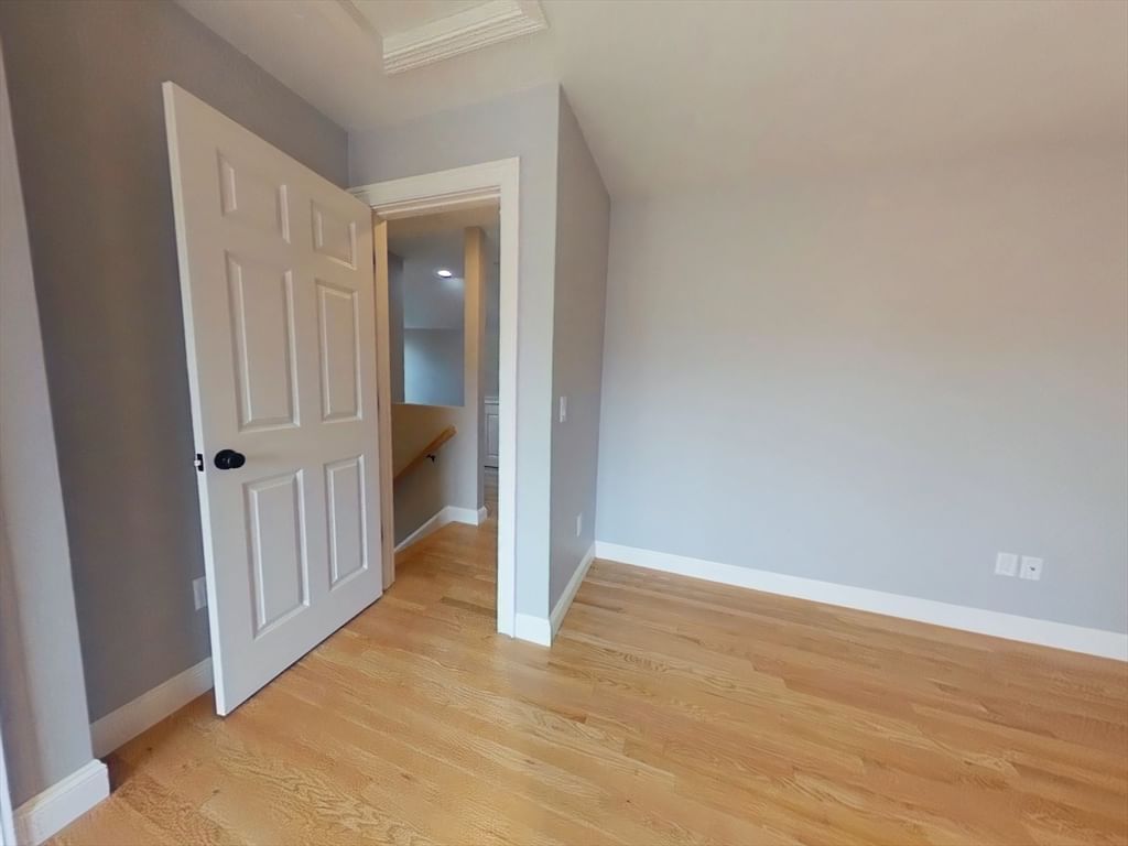 109 Farwell St #109 Newton — Photo 7 of 21