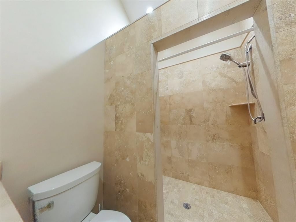 109 Farwell St #109 Newton — Photo 8 of 21