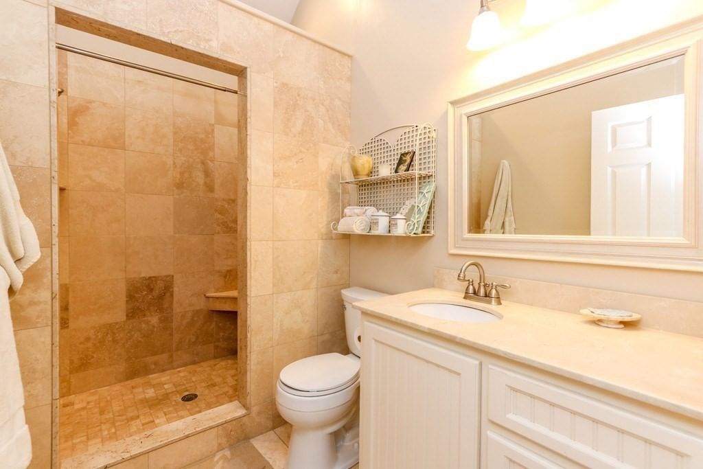 109 Farwell St #109 Newton — Photo 9 of 21