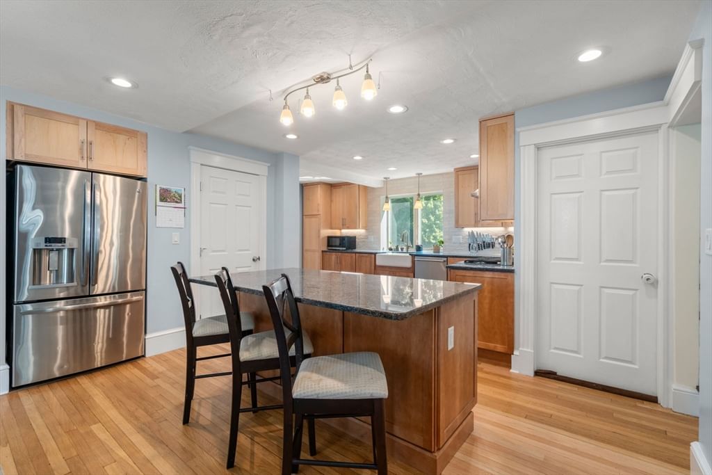 128 Pleasant St Milton — Photo 15 of 27