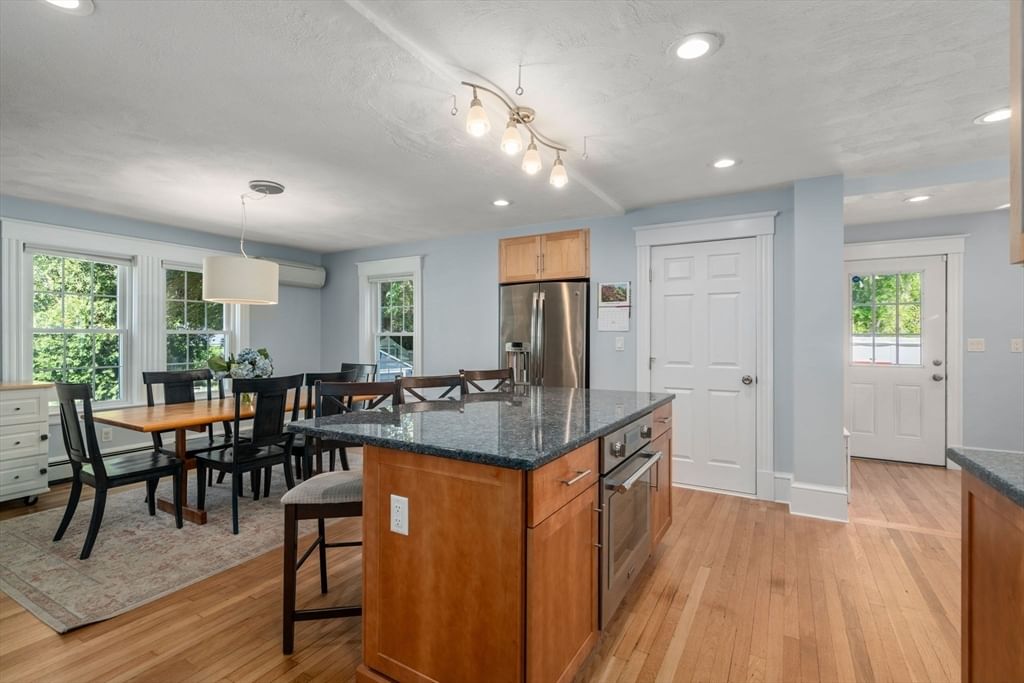 128 Pleasant St Milton — Photo 17 of 27