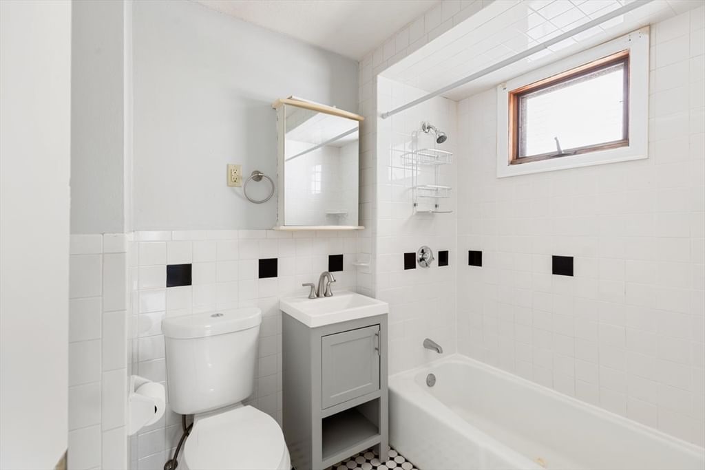 19 Fernwood Ave Revere — Photo 4 of 24