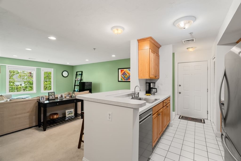 717 Washington St #F Canton — Photo 9 of 27