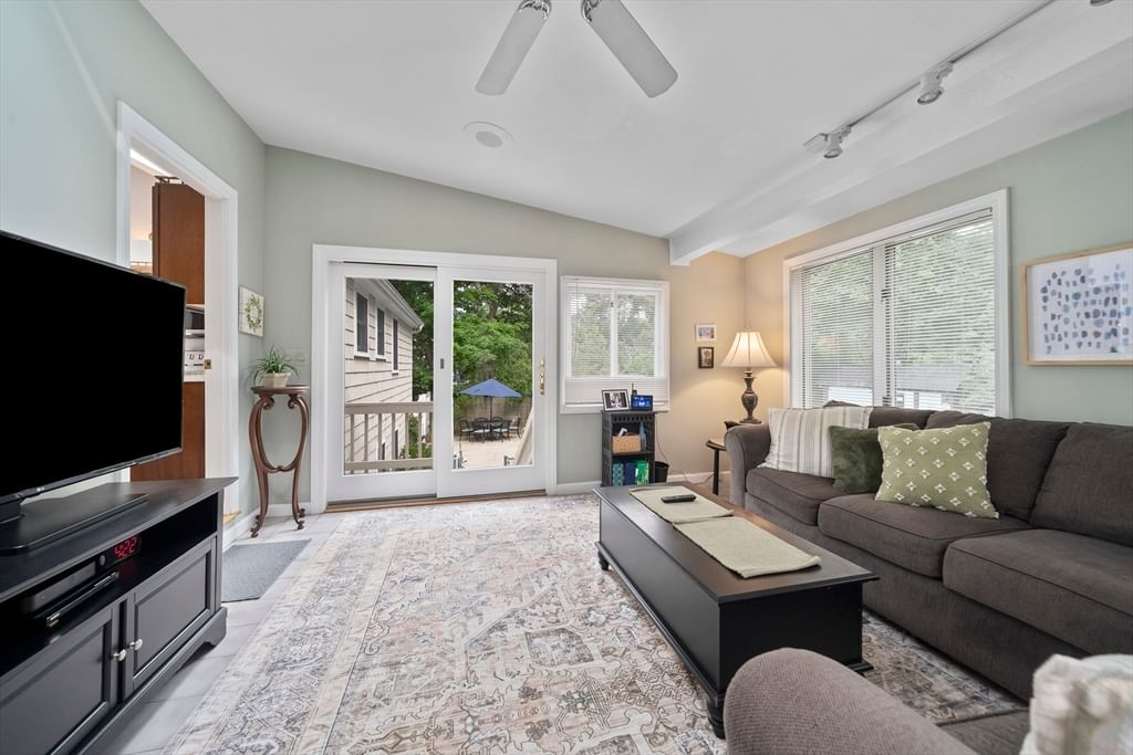 119 Hall Dr Norwell — Photo 10 of 35