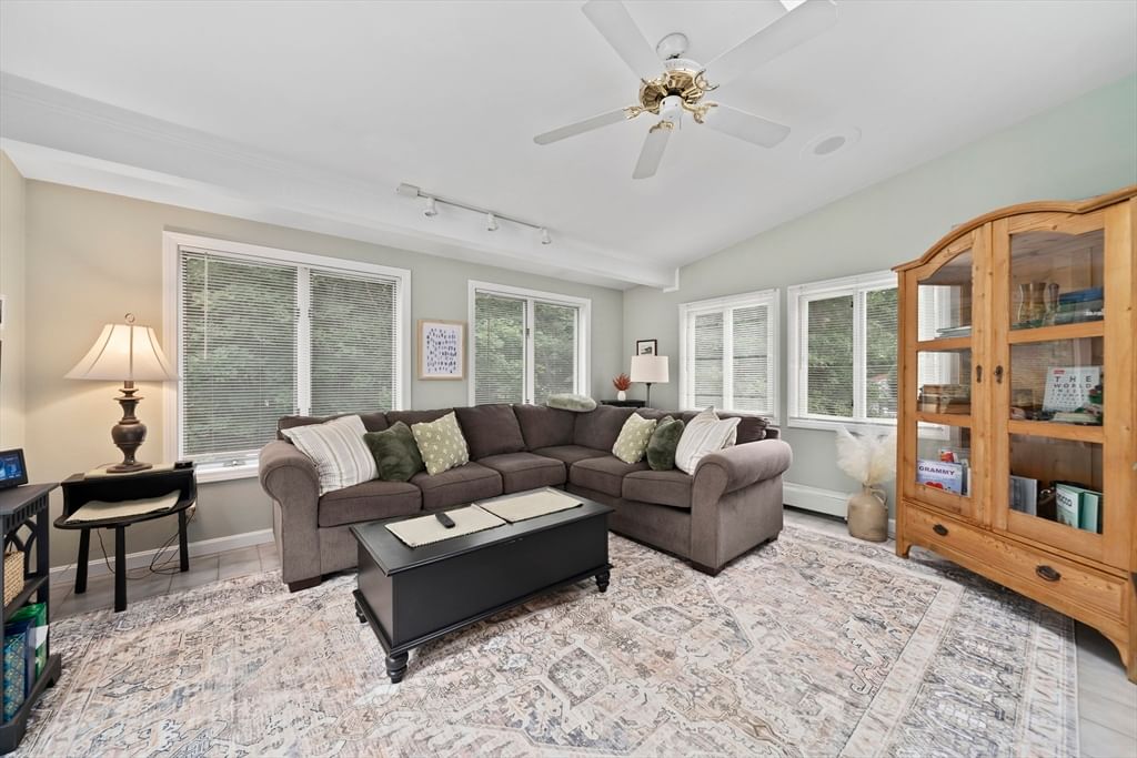 119 Hall Dr Norwell — Photo 8 of 35