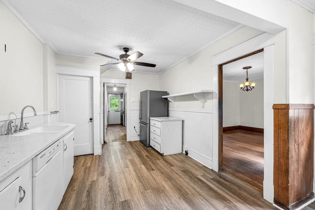 32 Marsden St Springfield — Photo 10 of 41