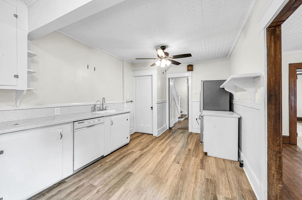 32 Marsden St Springfield — Photo 11 of 41
