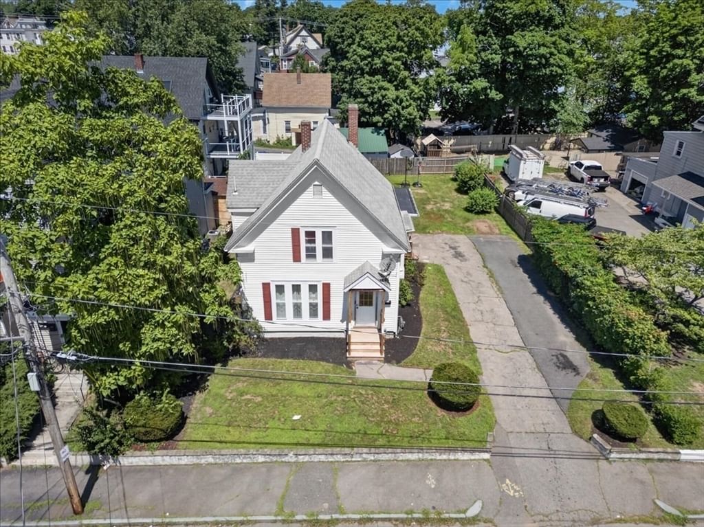 171 Bartlett St Brockton — Photo 3 of 34
