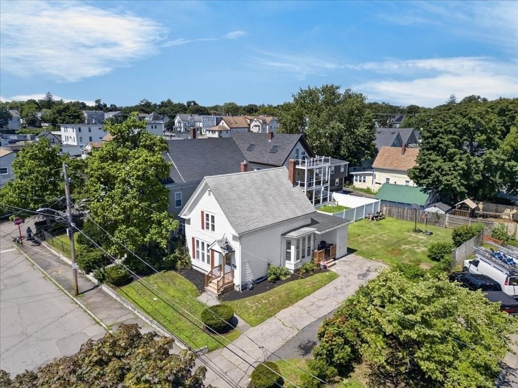 171 Bartlett St Brockton — Photo 4 of 34