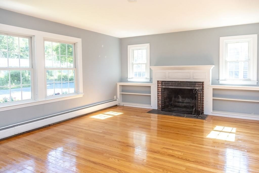52 Ferrante Avenue Greenfield — Photo 4 of 34