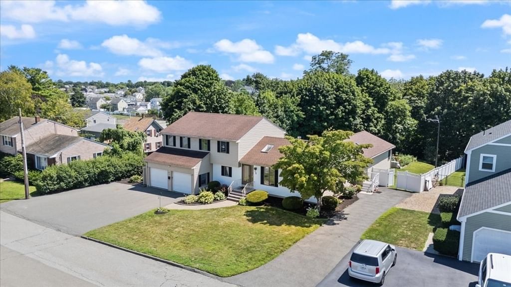 5 Carol Ann Rd Peabody — Photo 2 of 42