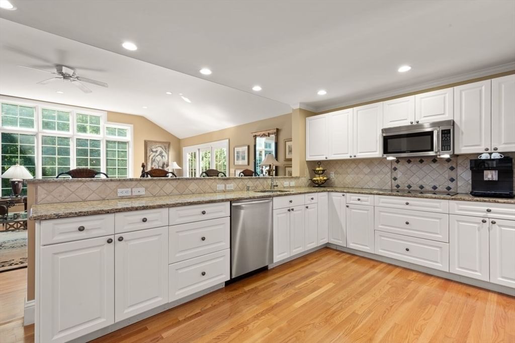 234 Hampton Rd Sharon — Photo 16 of 40