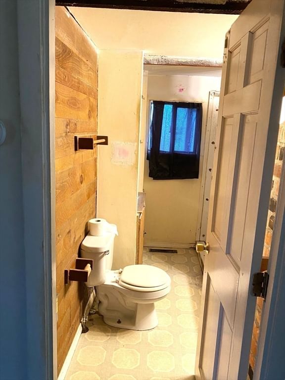 42 Lake View Rd Weymouth — Photo 16 of 18