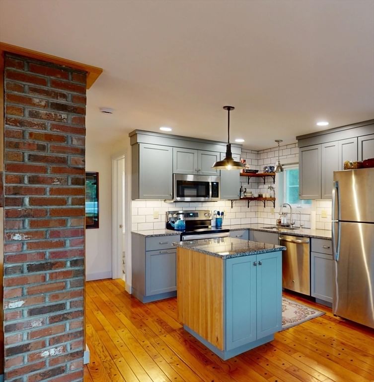 44 Green St Buckland — Photo 8 of 42