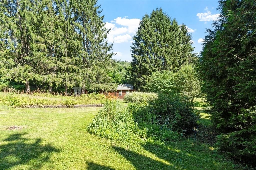 19 Rowley Hill Rd Sterling — Photo 2 of 38