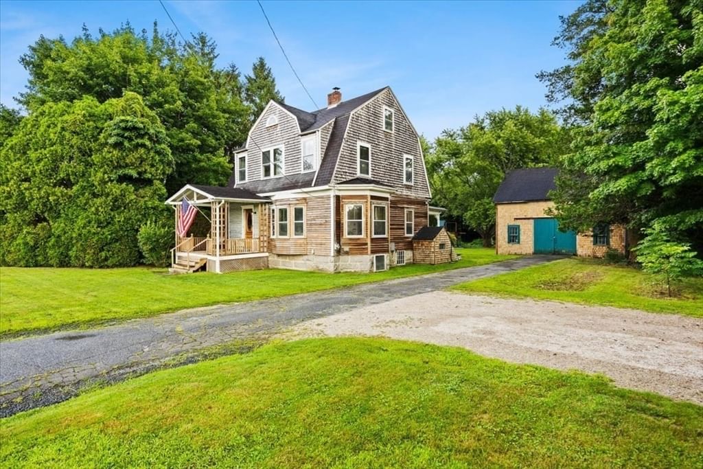 544 Main Street Acushnet — Photo 32 of 42