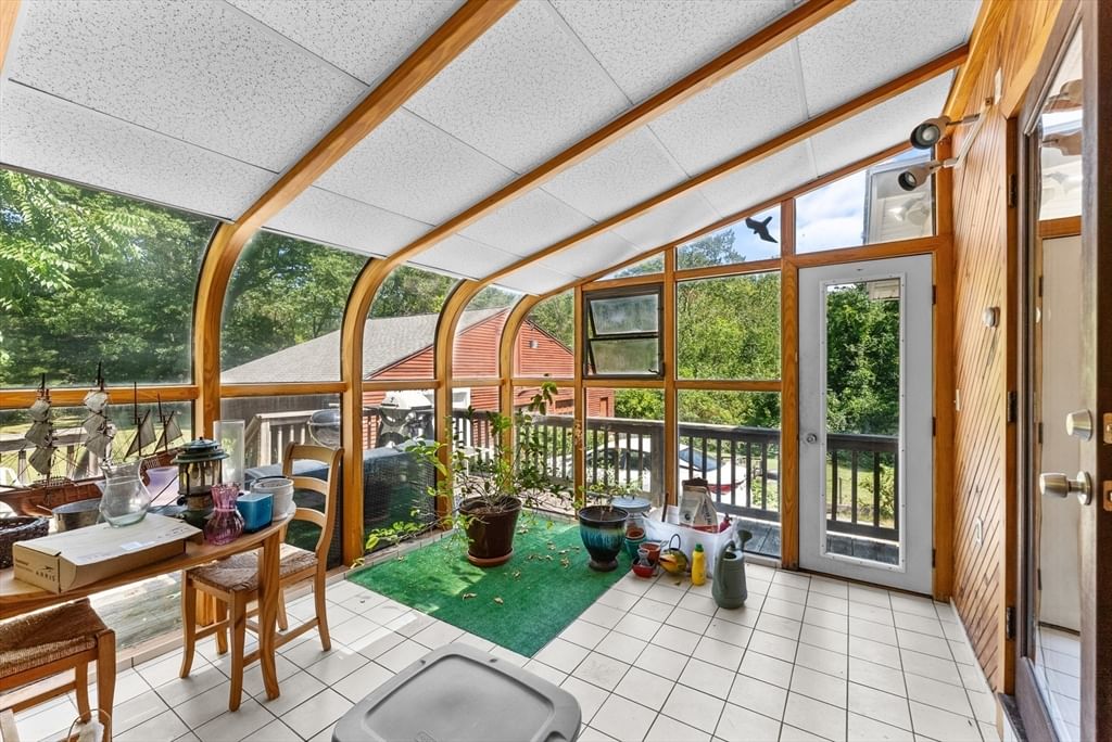 70 Central Blvd Bellingham — Photo 6 of 35