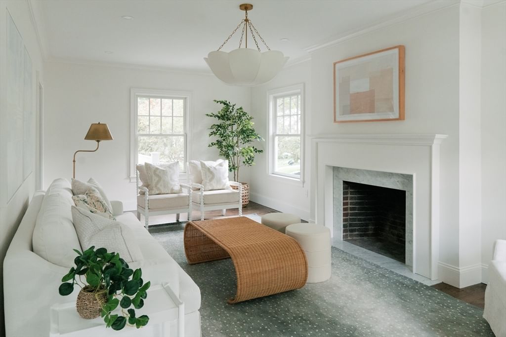21 Wellesley Ave Wellesley — Photo 4 of 41