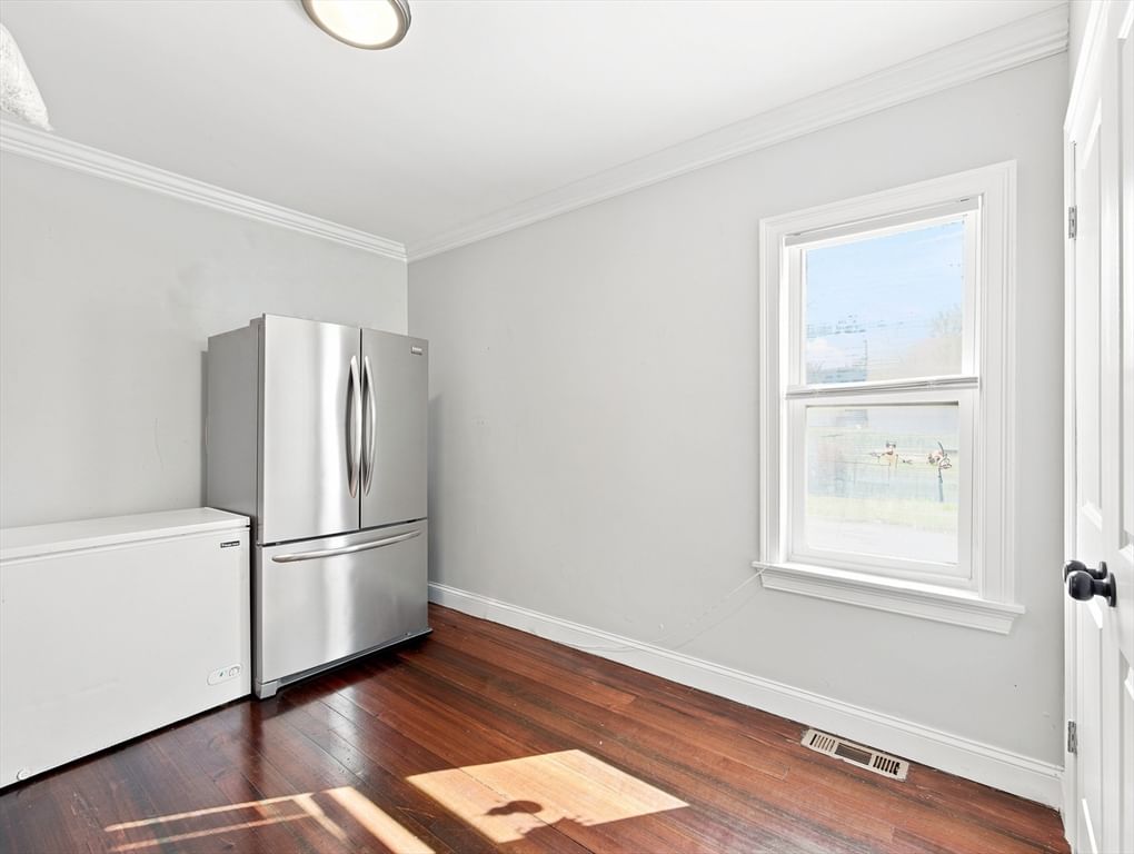 69-71 Swan Street Everett — Photo 13 of 38