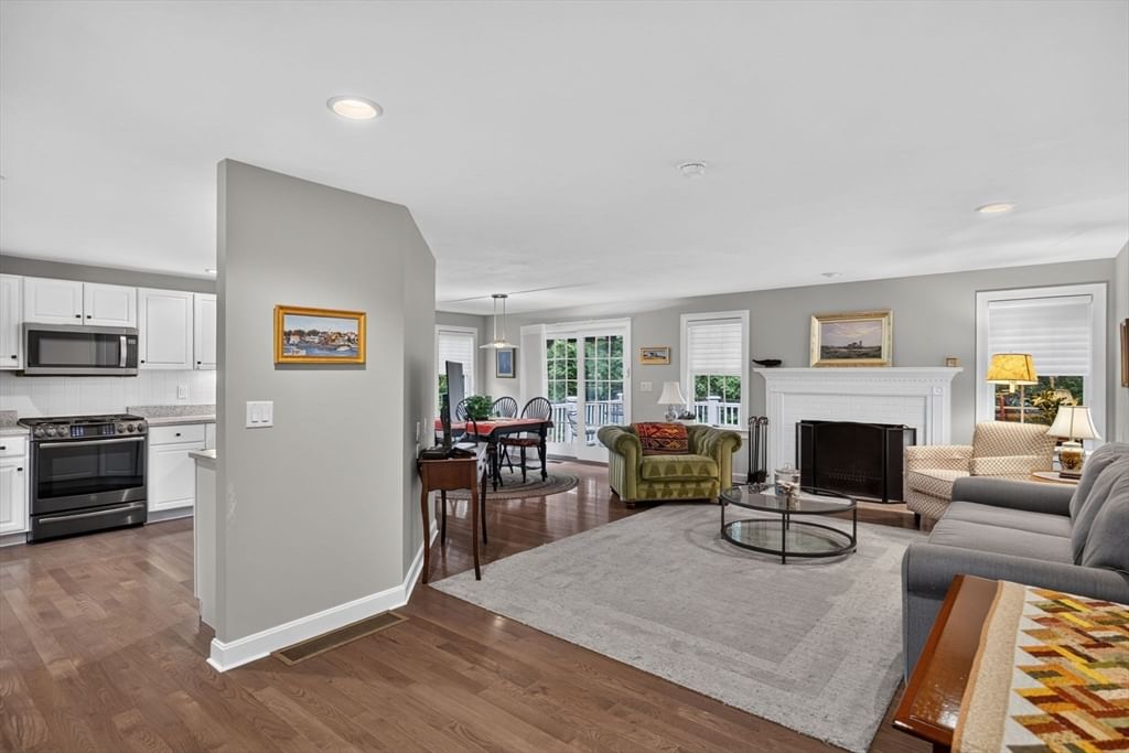 8 Elizabteh Circle #8 Mashpee — Photo 2 of 34