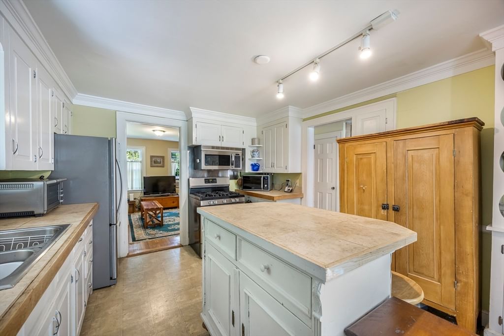 Listing Image 16