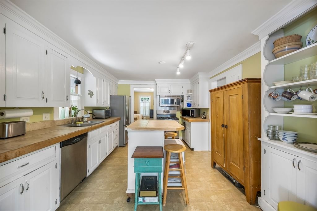 Listing Image 17