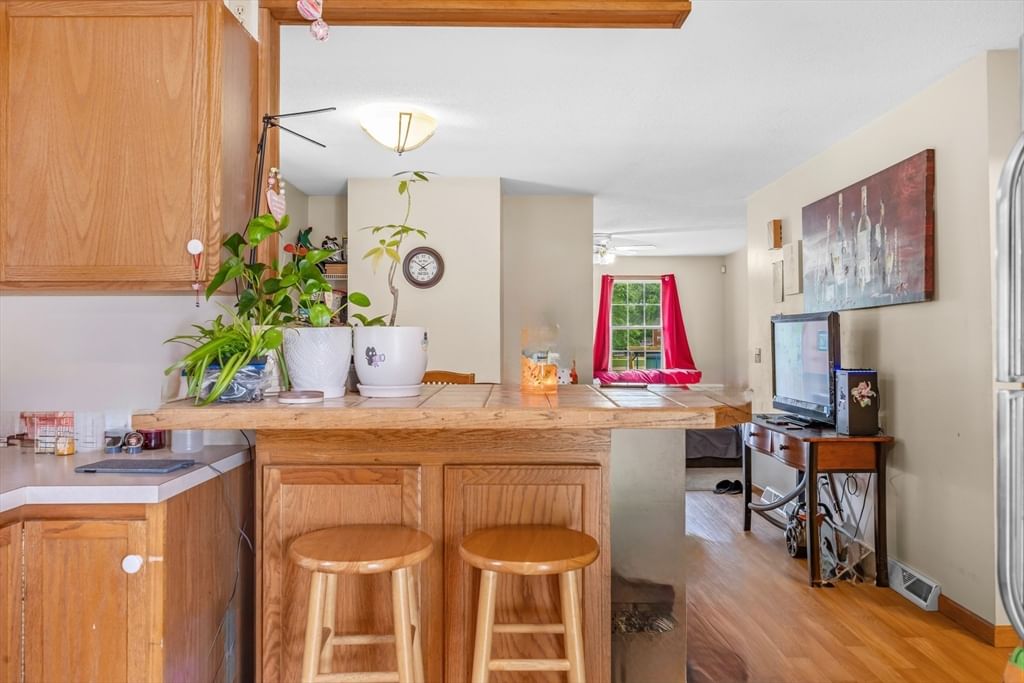 134 Main St South Hadley — Photo 3 of 11
