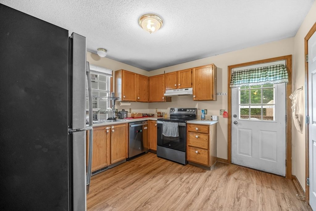 134 Main St South Hadley — Photo 4 of 11