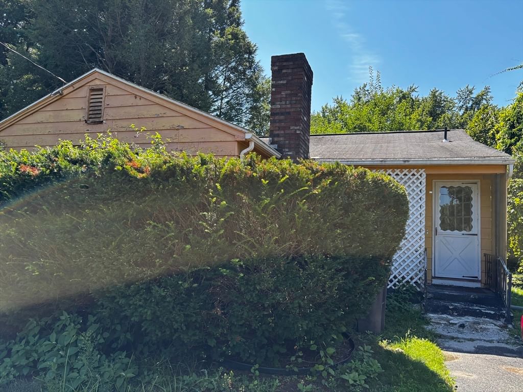 Property at 48 Beckwith Ave, Westfield, MA 01085