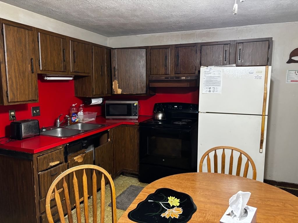 48 Beckwith Ave, Westfield, MA 01085 photo 2