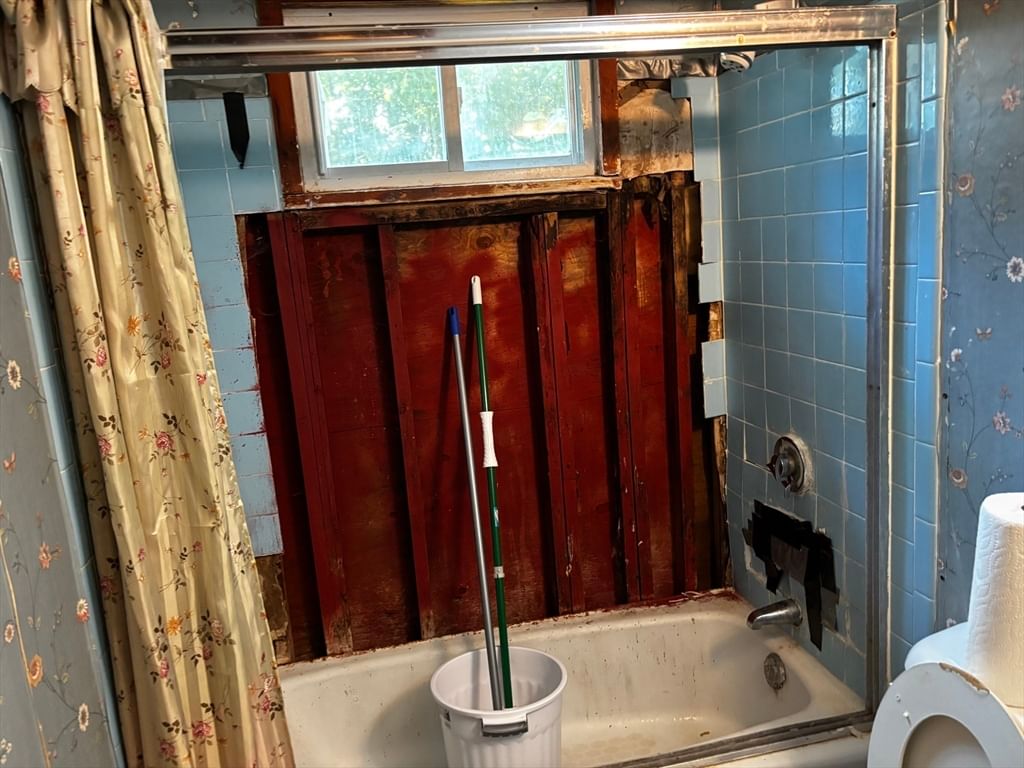 48 Beckwith Ave, Westfield, MA 01085 photo 4