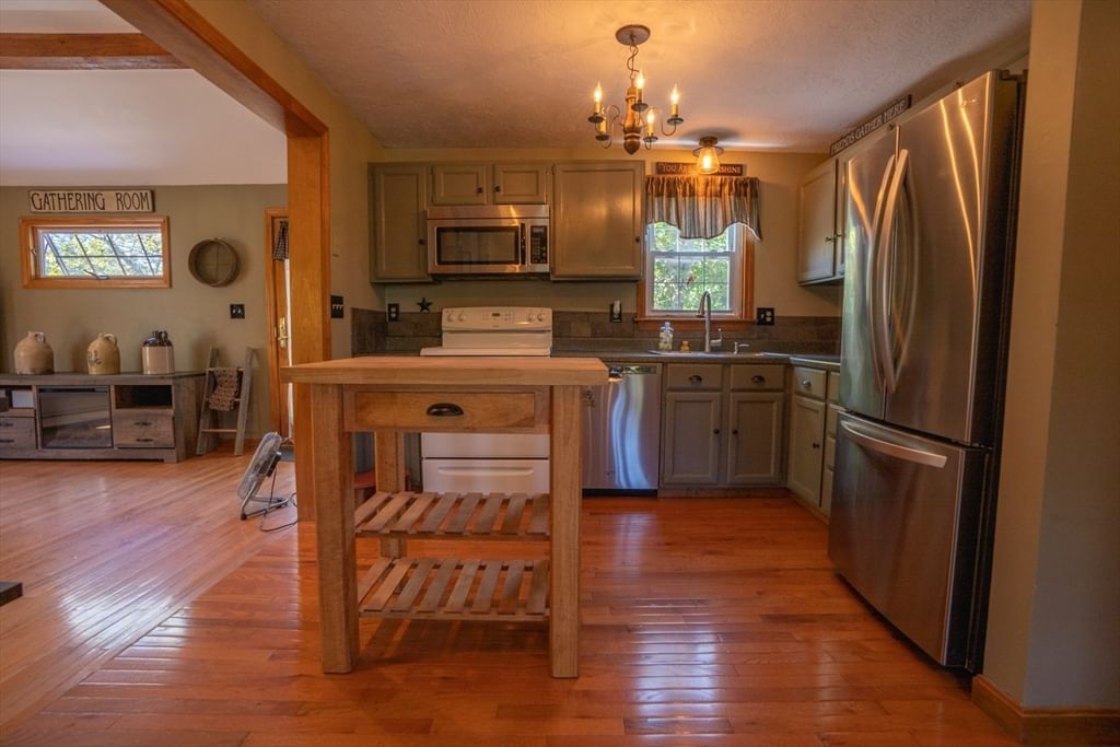 12 Henry Drive Plymouth — Photo 10 of 24