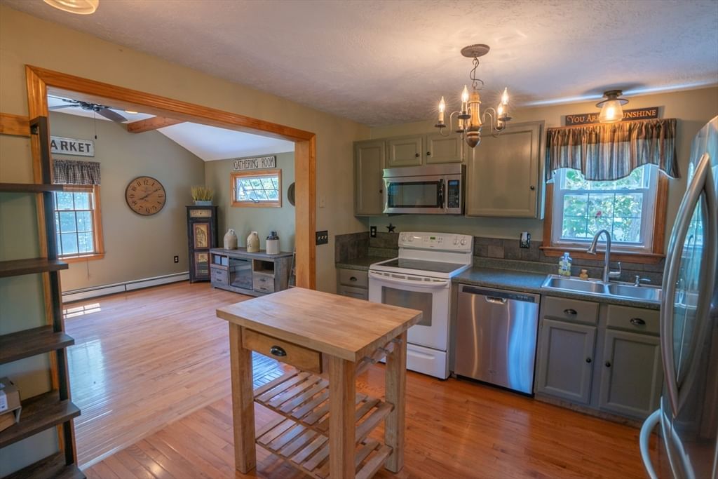 12 Henry Drive Plymouth — Photo 11 of 24
