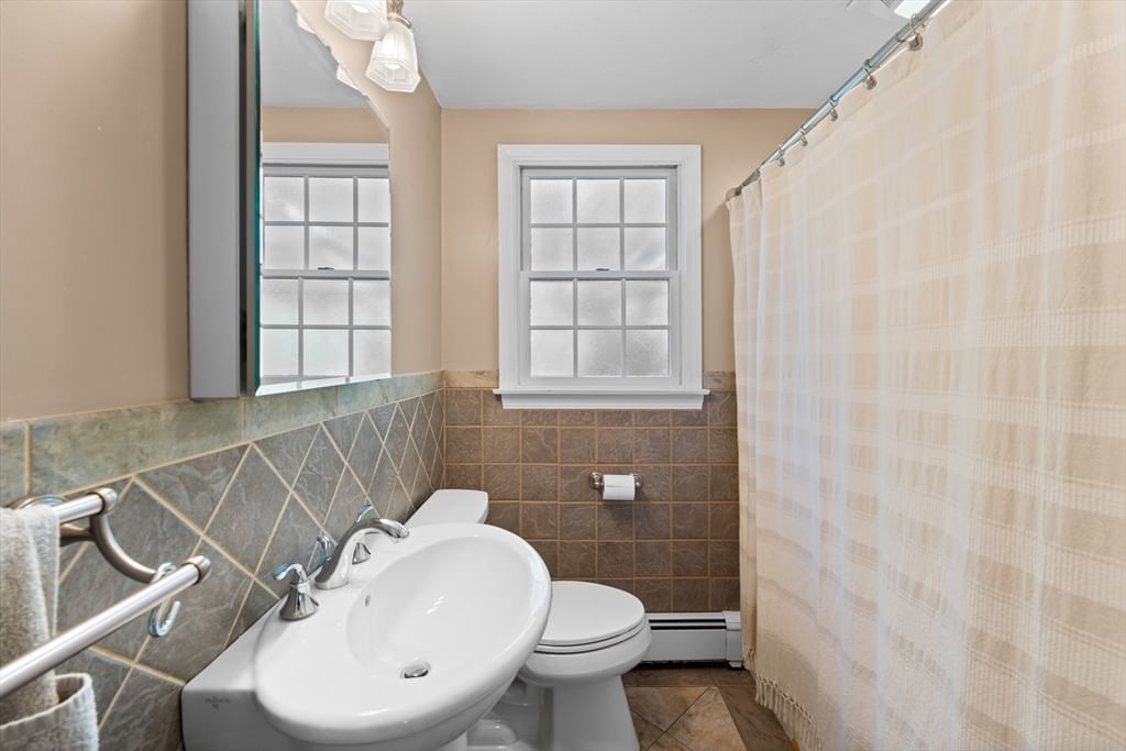 28 Lawrence Street Danvers — Photo 10 of 41